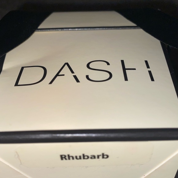 DASH Rhubarb Scented Candle with Gift Box - Picture 3 of 6
